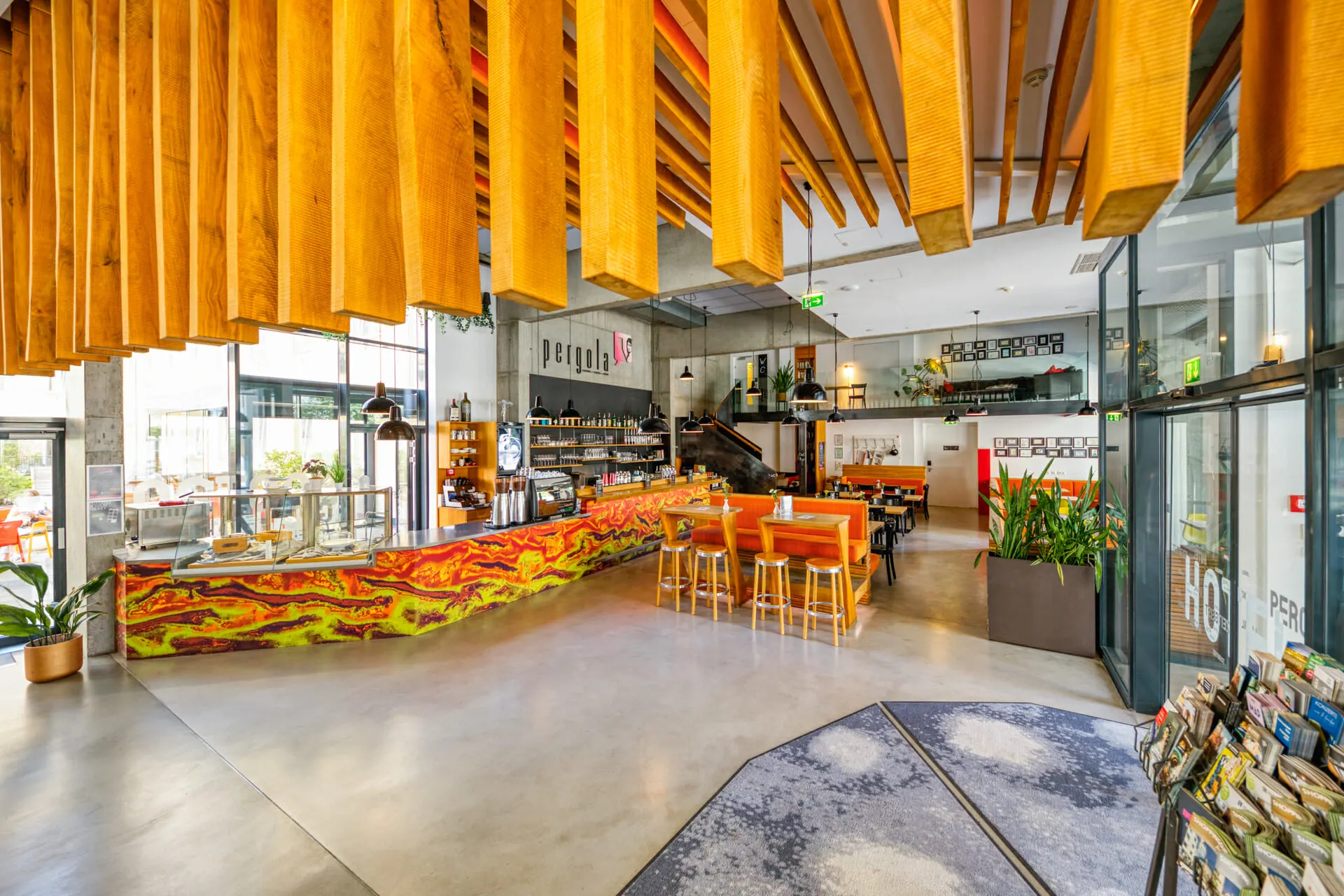 Pergola: Lokal, Café & Bar